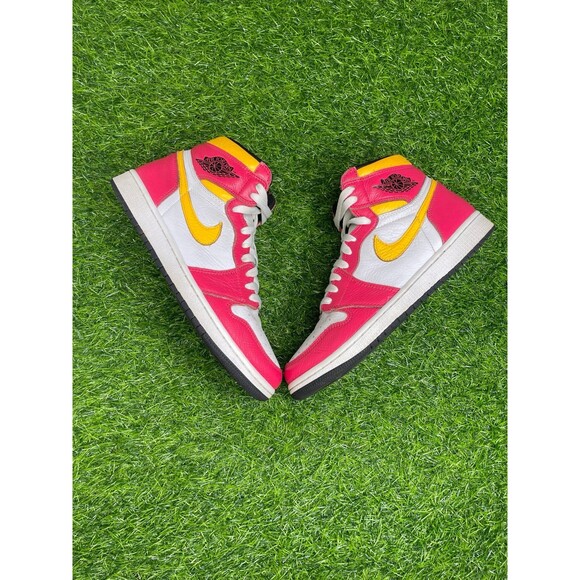 Air Jordan 1 Retro High OG Light Fusion Red Size Men’s 9 - Picture 3 of 6